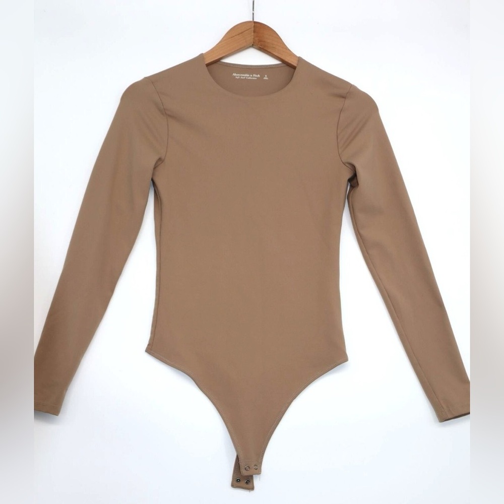 Abercrombie & Fitch Long Sleeve Bodysuit in Taupe